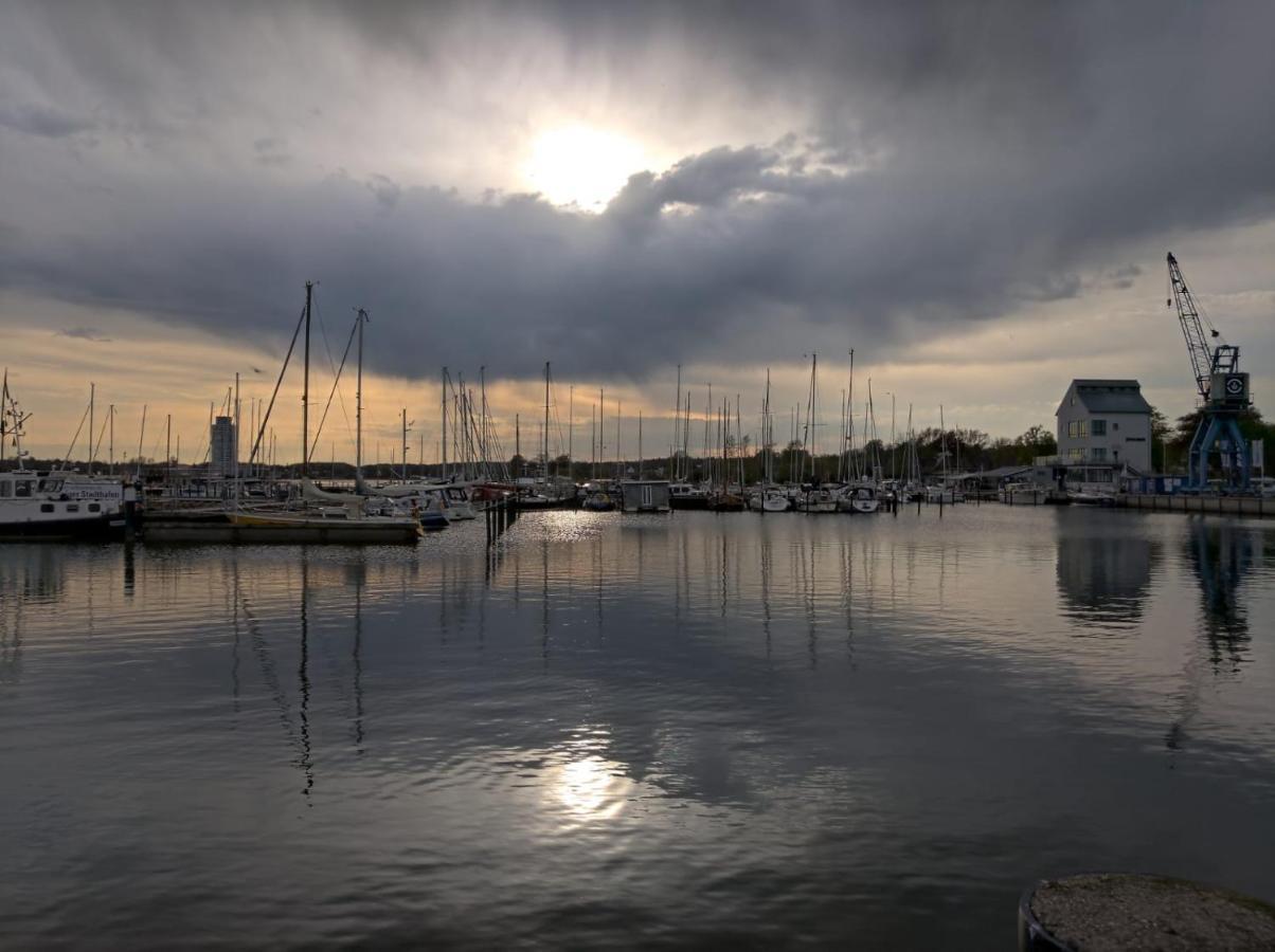 Ostsee Hausboot Schleswig Ostseeblick 1 Εξωτερικό φωτογραφία